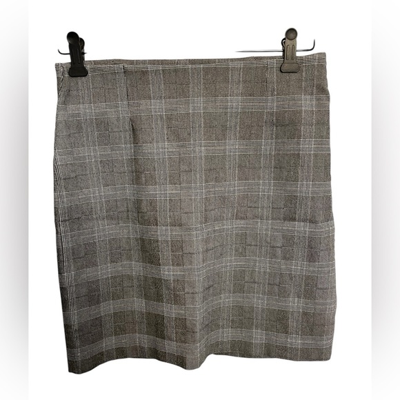 5/20$ Dynamite Gray Plaid Women's Skirt size medium - Picture 1 of 6